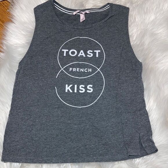 Victoria Secret - French Toast Kiss Gray Tank (pajama top) sz Medium - Picture 2 of 5